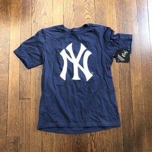 NEVER WORN Boys Yankees Aaron Judge Tee Shirt